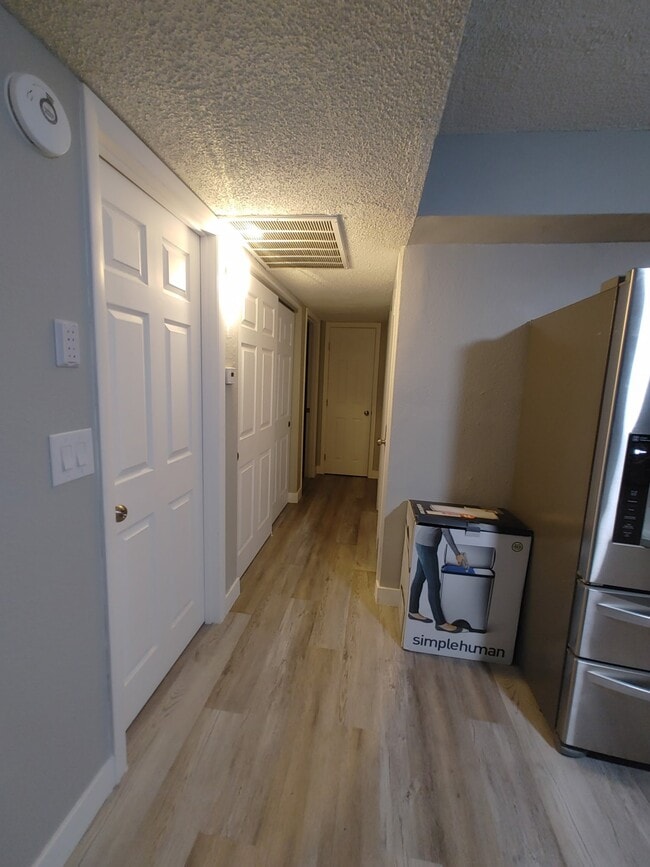 Photo - 705 Center St Unit B