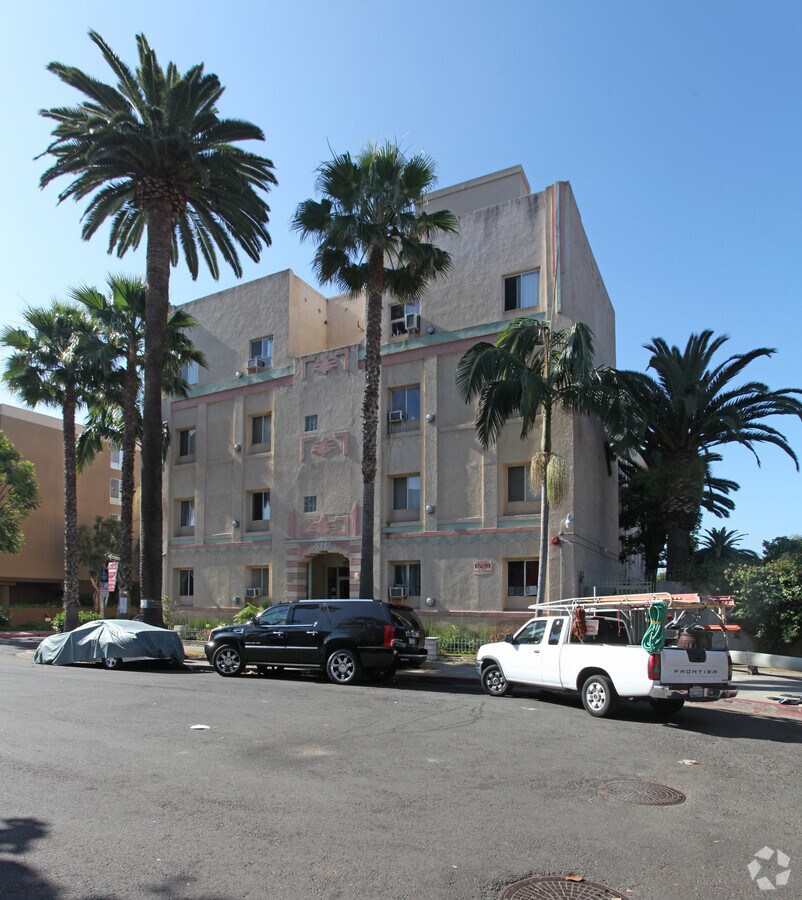 5738 Carlton - 5738 Carlton Way