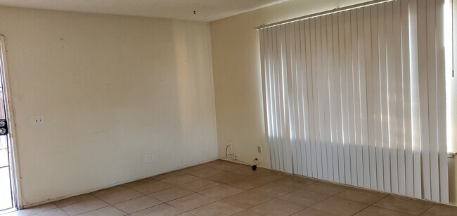 Photo - 19227 California 18 Unidad 5