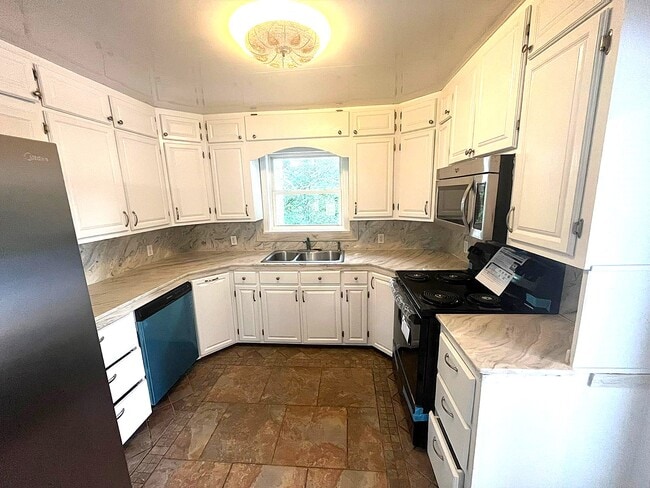 Photo - 3932 Fraser Cir