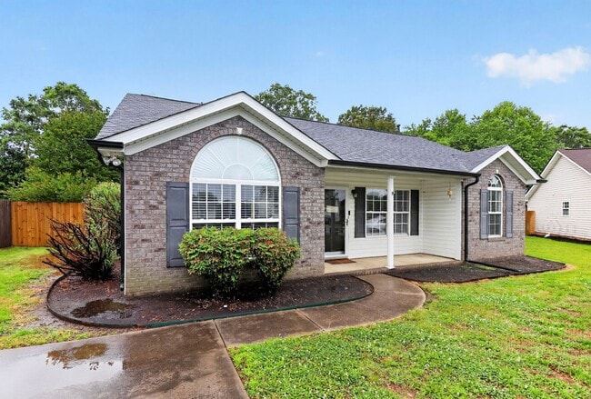 Building Photo - Beautiful ranch-style home near Wesley Chapel