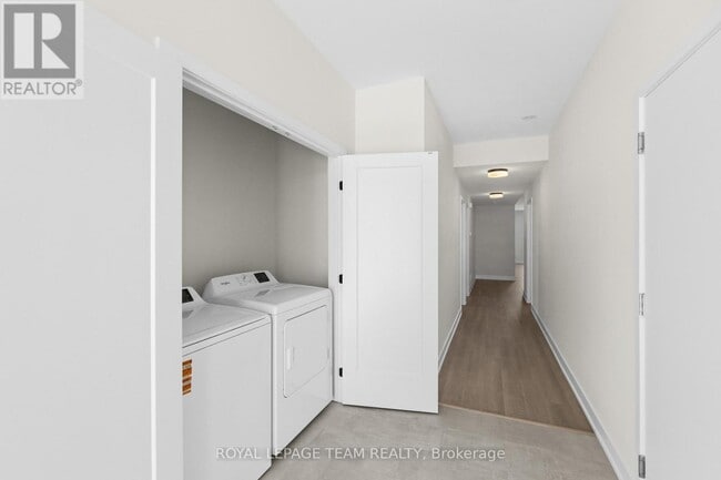 Photo - 1102 Moore St