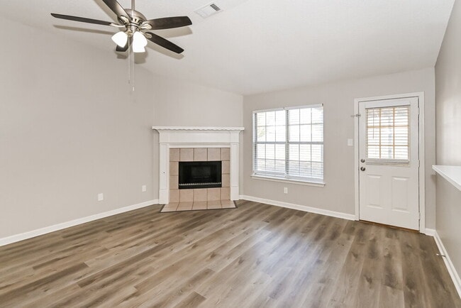 Photo - 190 Pine Ridge Ln