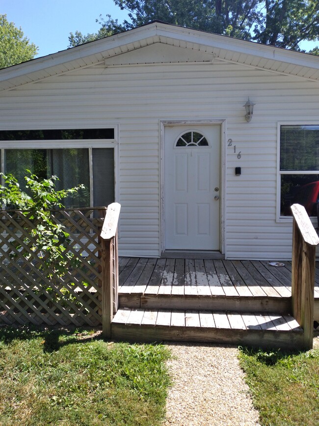 Building Photo - 216 S Pecan St Rental