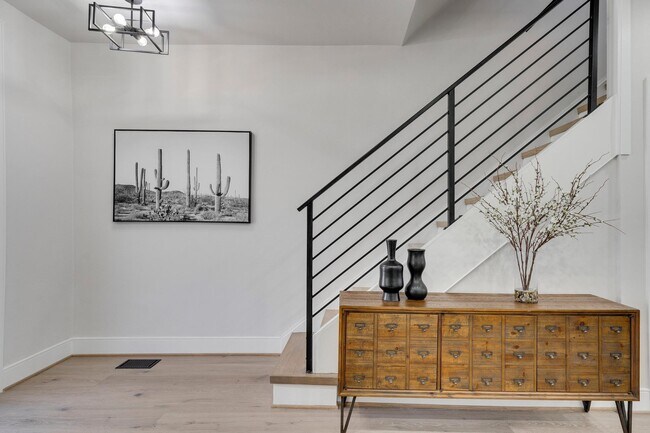 Photo - 1323 Childress St NE