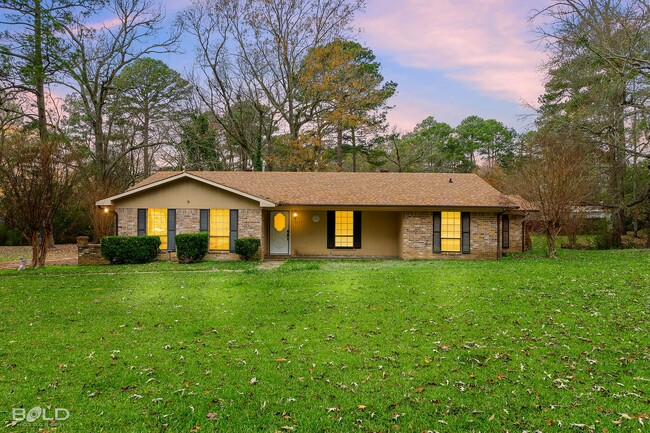 Check Out this 3 bed 2 bath in Greenwood w... - Check Out this 3 bed 2 bath in Greenwood w... Casa