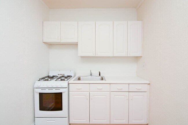 Photo - 544 W Wellington Ave Unit 302