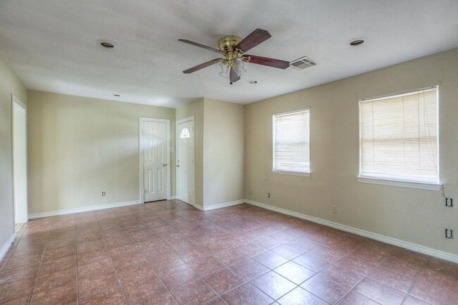 Photo - 9421 Sierra Dr