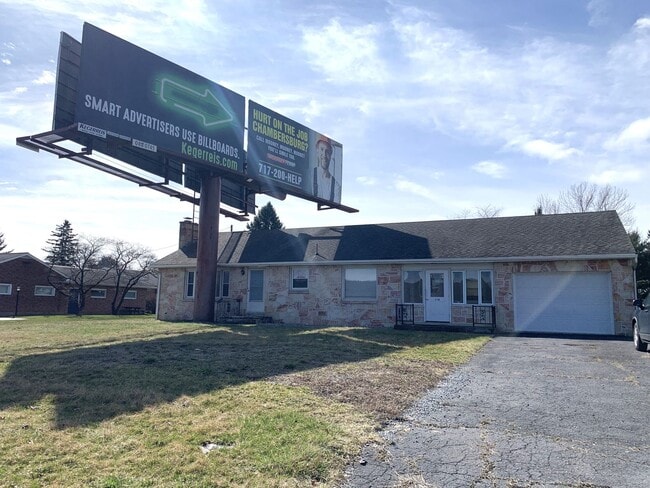 Photo - Move-in ready!! Bonus room that could easi...