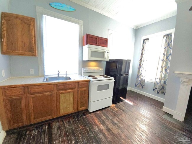 Photo - 911 N Spring St