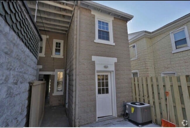 Building Photo - 2 Bedroom 1.5 Bath Home in Conshohocken wi...