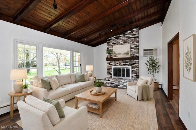 Photo - 381 Hickory Hill Rd