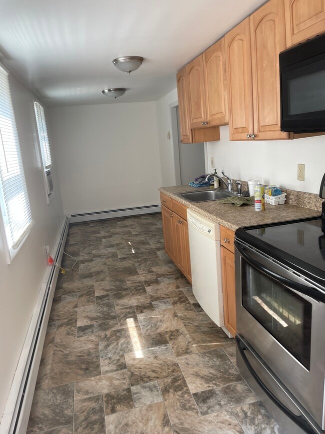 Kitchen - 2443 Yellow Springs Rd Unit 2443
