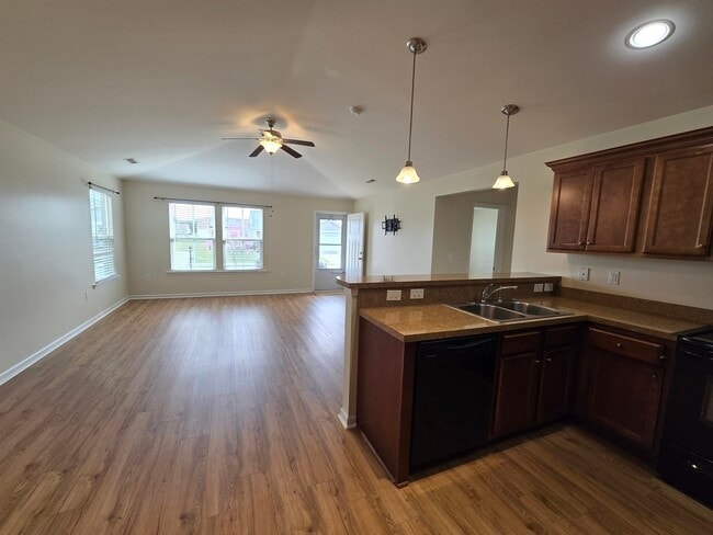 Photo - 1328 Valor Rd