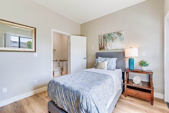 Encinitas Senior Living - 55+ Active Adult Apartments