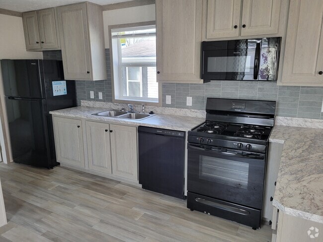 Building Photo - 240 Cambridge Dr Rental