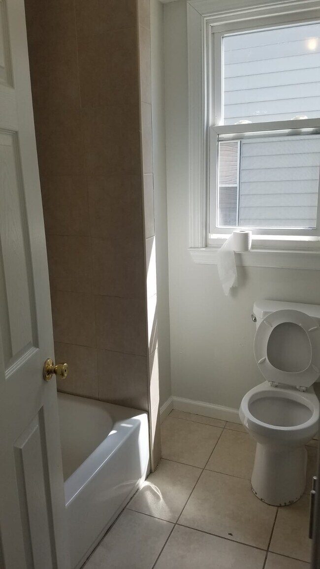 Photo - 190 Hobson St Unidad 2