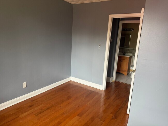 101 Galveston Pl SW Unit 3