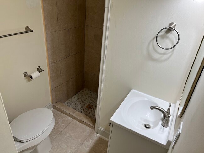 Photo - 8411 N Hamner Ave Unidad 7