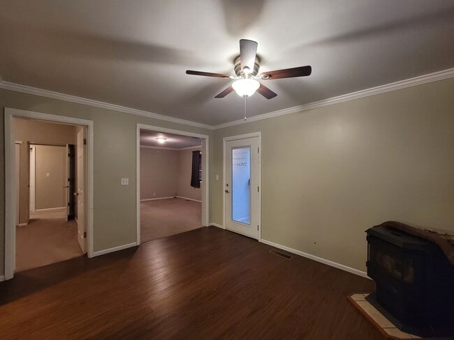 Charming 3 bedroom 2 bath - Charming 3 bedroom 2 bath House