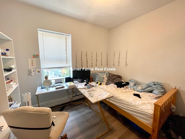 Photo - 122 Berkshire St Unit 3