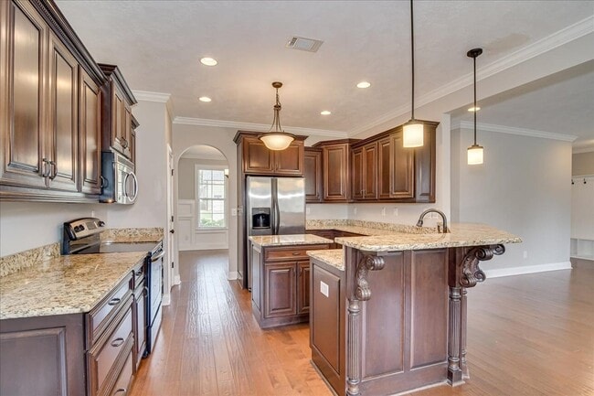 Photo - 212 Clyde Ave
