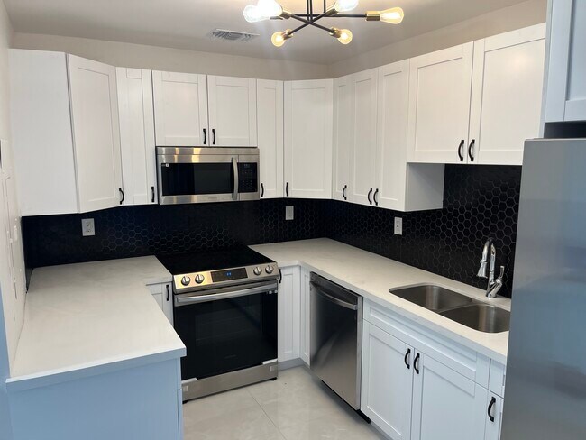 kitchen - 3840 SW 94th Ave Unit South