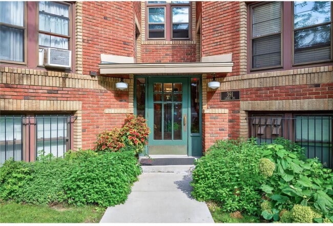 Building Photo - 391 Laurel Ave