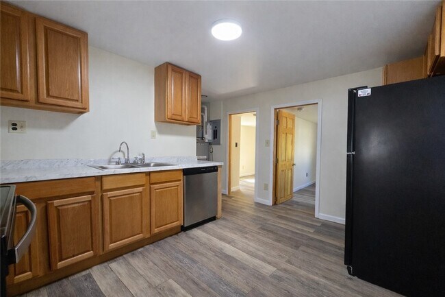 Photo - 350 Waterloo Geneva Rd