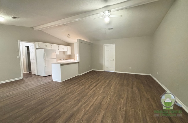 Photo - 103 Parkston Ave