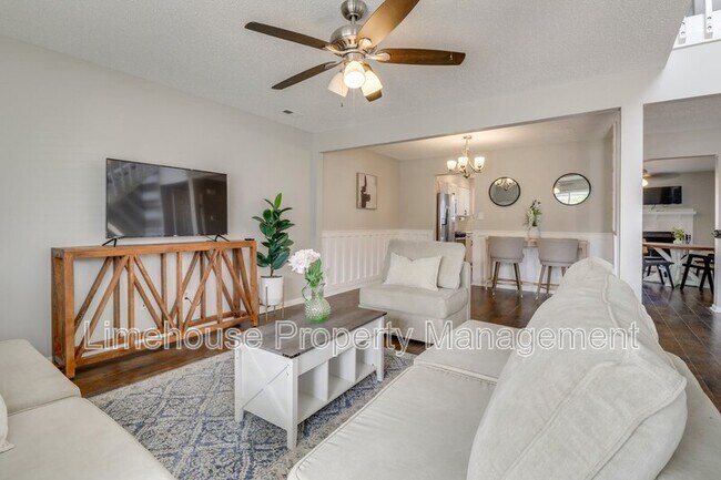 Photo - 749 Quesnel Dr