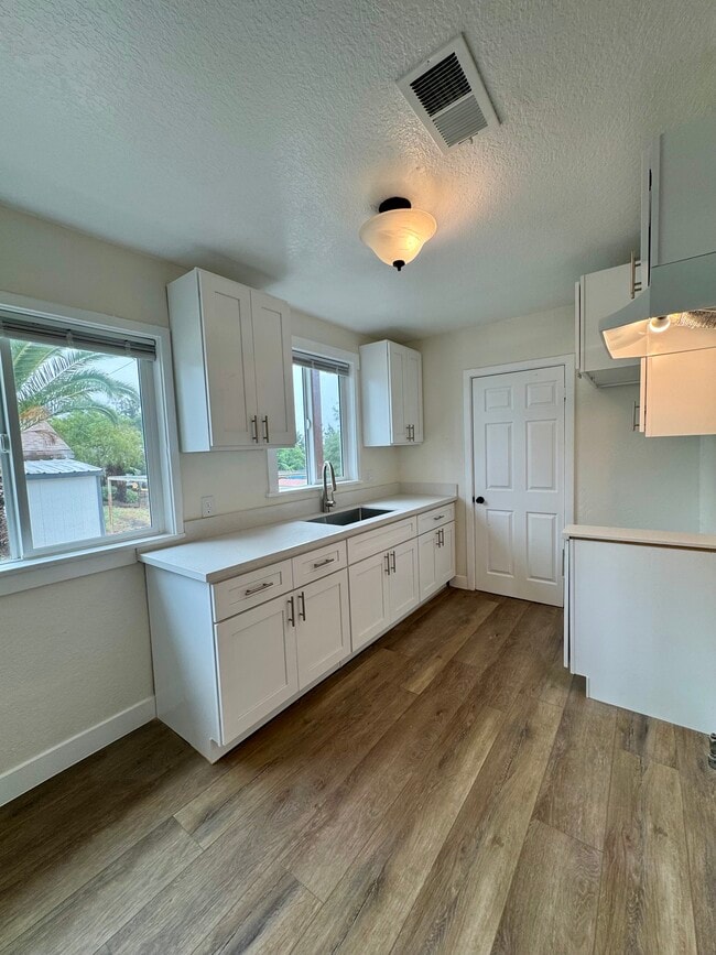 Photo - 1402 Prospect Dr