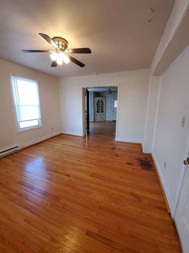 Photo - 701 W King St Unidad A