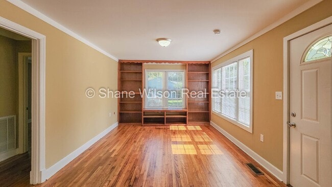 Cozy little 1 BR / 1 BA with big yard in Rossville, GA!! This one won't last long, come look at t...