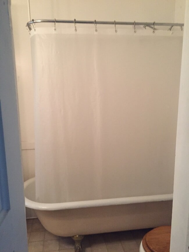 Building Photo - 575 1/2 5th Street Unit B