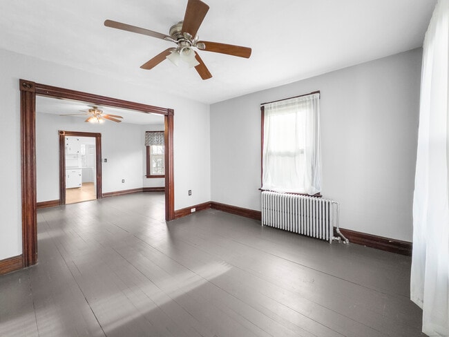 Building Photo - 634 High St Unit 2