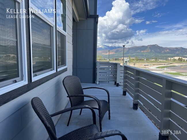 Photo - 1539 Spring Water Pt