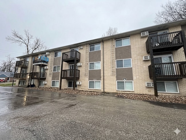 Building Photo - Country Club view