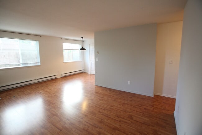Photo - 4925 SE 71st Ave Unit 4925