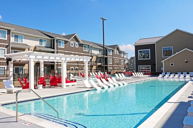 Resort-style Swimming Pool