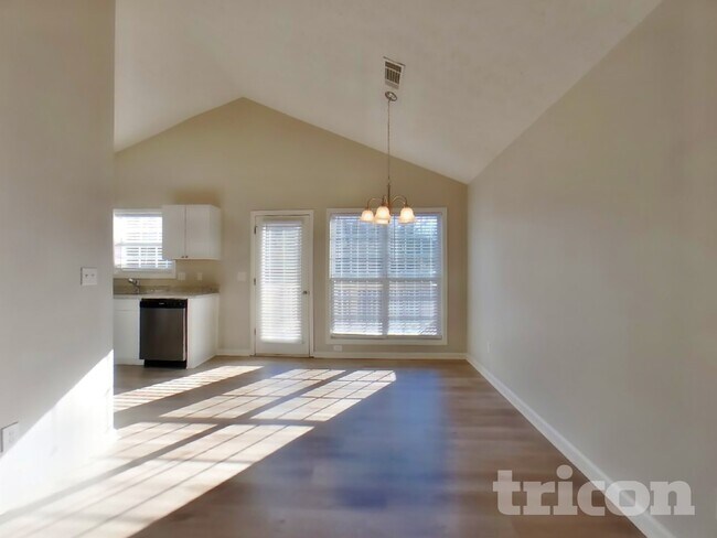 Photo - 125 Shenandoah Dr