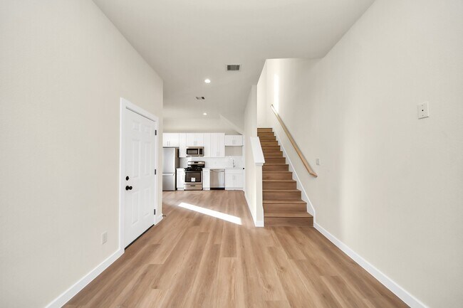 Photo - 8025 Peachtree St