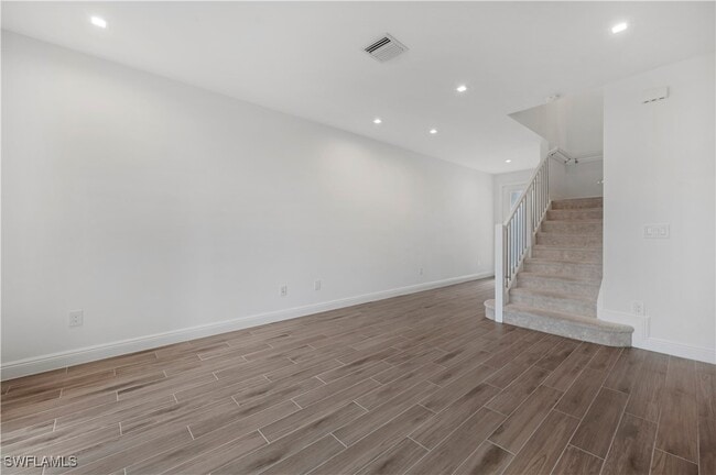 Photo - 7549 Carnegie Way