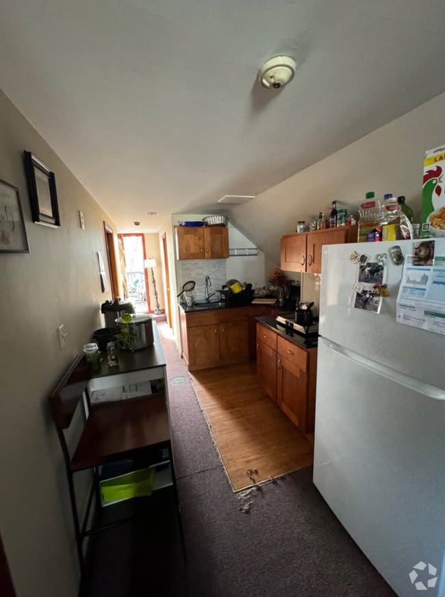 Building Photo - 139 Lowell St Unit 3 Rental