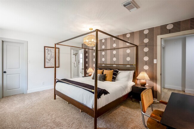 Photo - 5614 Oakhaven Ln
