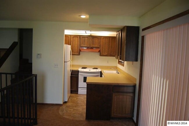 Photo - 6075 Fircrest St SE