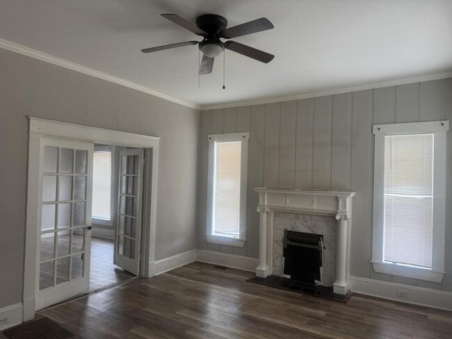 Photo - 2900 E Bessemer Ave