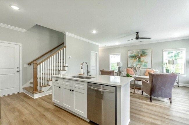 Photo - 3211 Green Turtle Ln NE