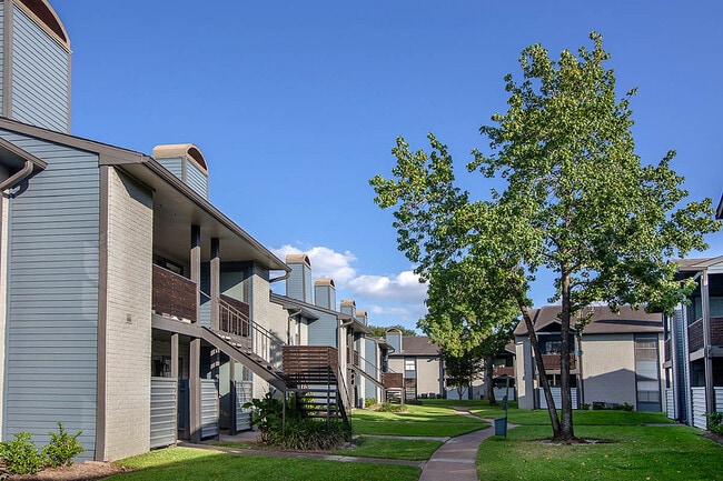 Perks and Amenities at Steepleway Downs Apartments