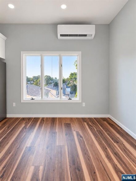 733 Anderson Ave Unit 3
